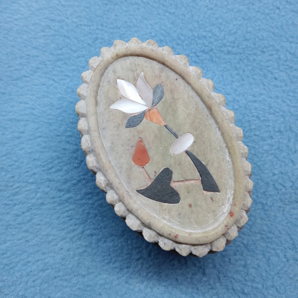 Marble Trinket Box with lid, inlaid stone flower